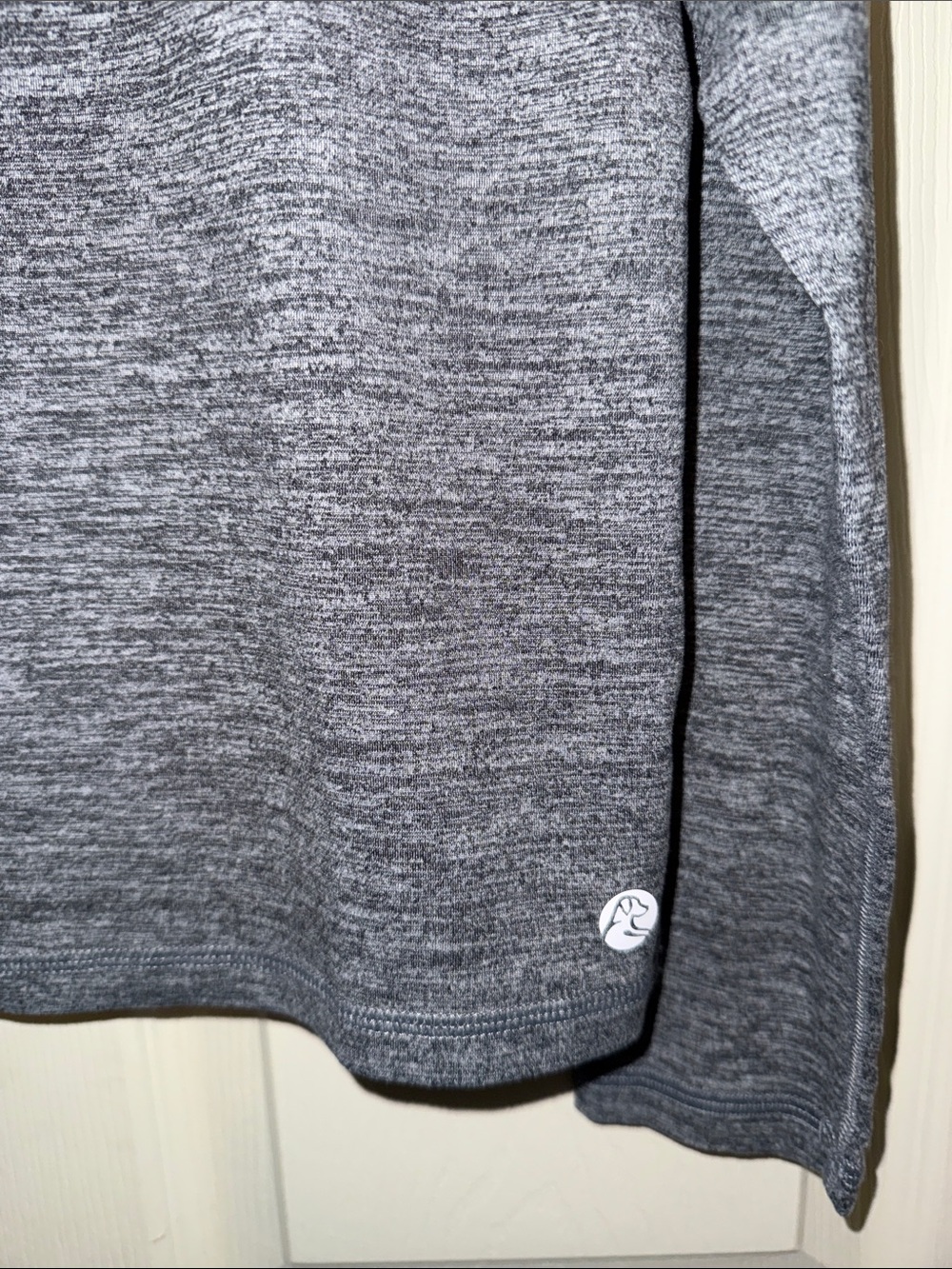 Rhoback Women’s Long Sleeve Heathered Gray Athletic Tee - Picture 2 of 6